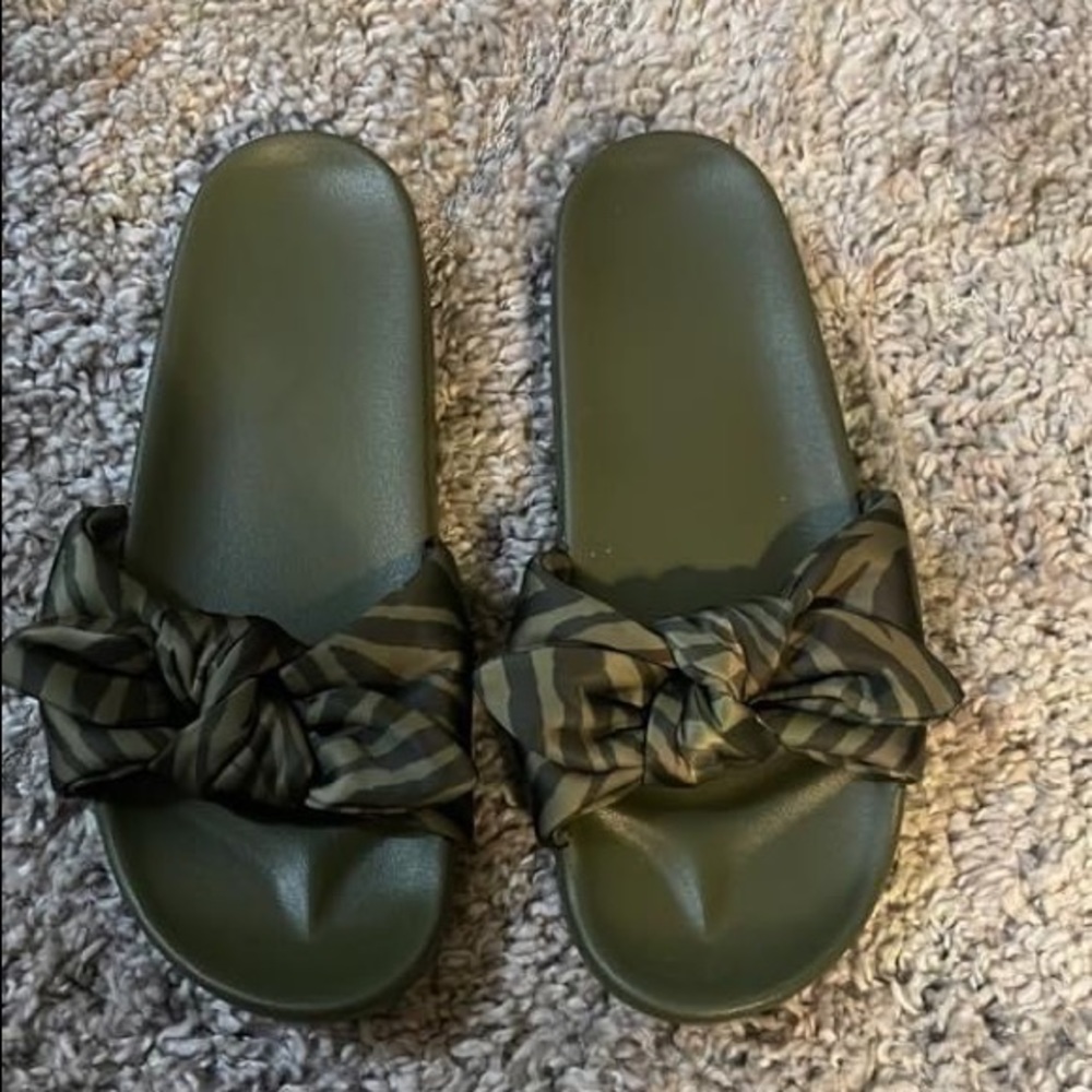 PINK camo sandals